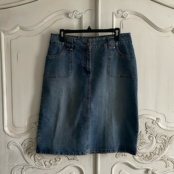 Vintage Dresses & Skirts - Vintage B.U.M Equipment Stretch Denim Skirt